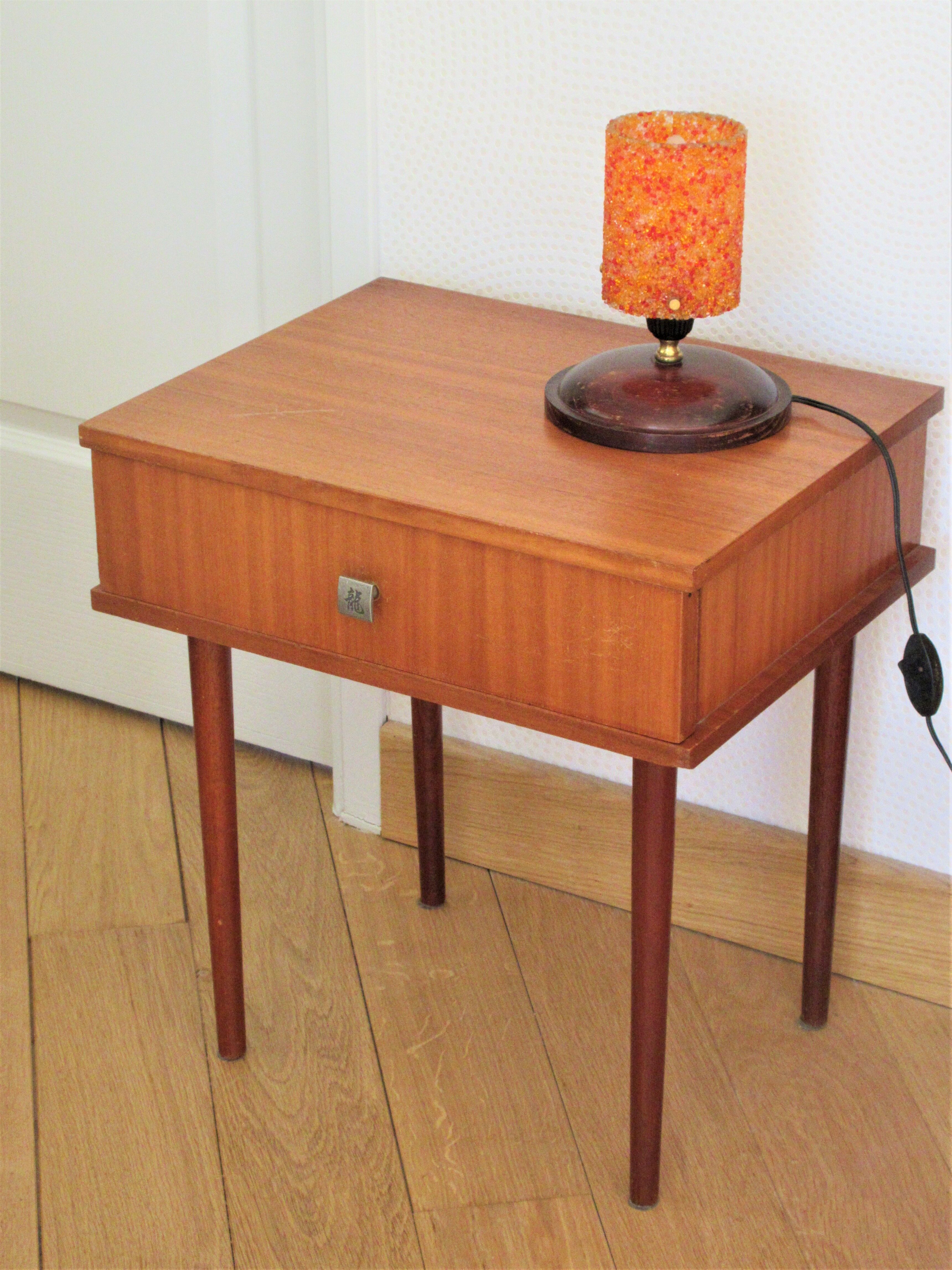 Bedside table compass feet
