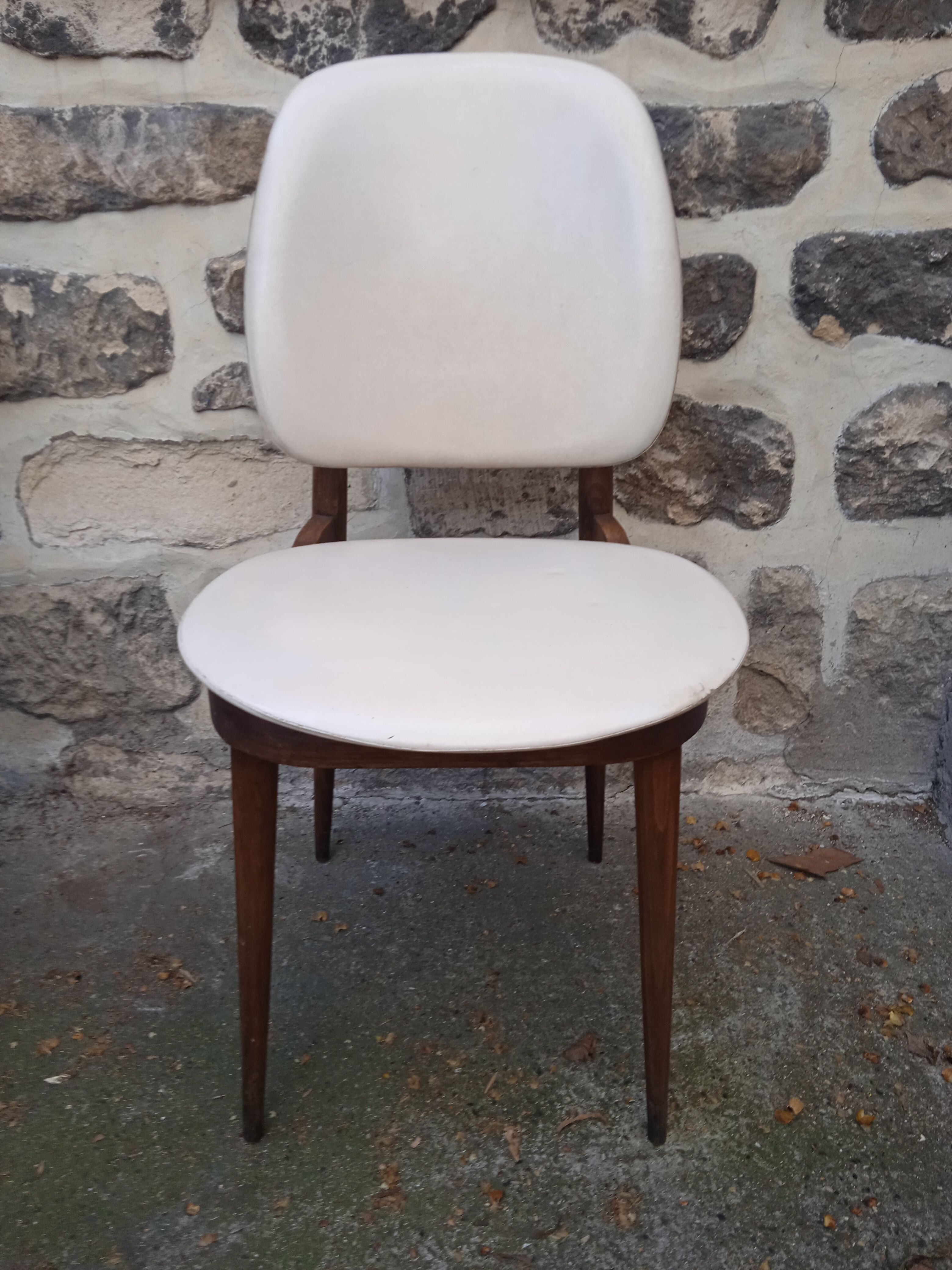 Lot 4 chairs Pegase Baumann vintage