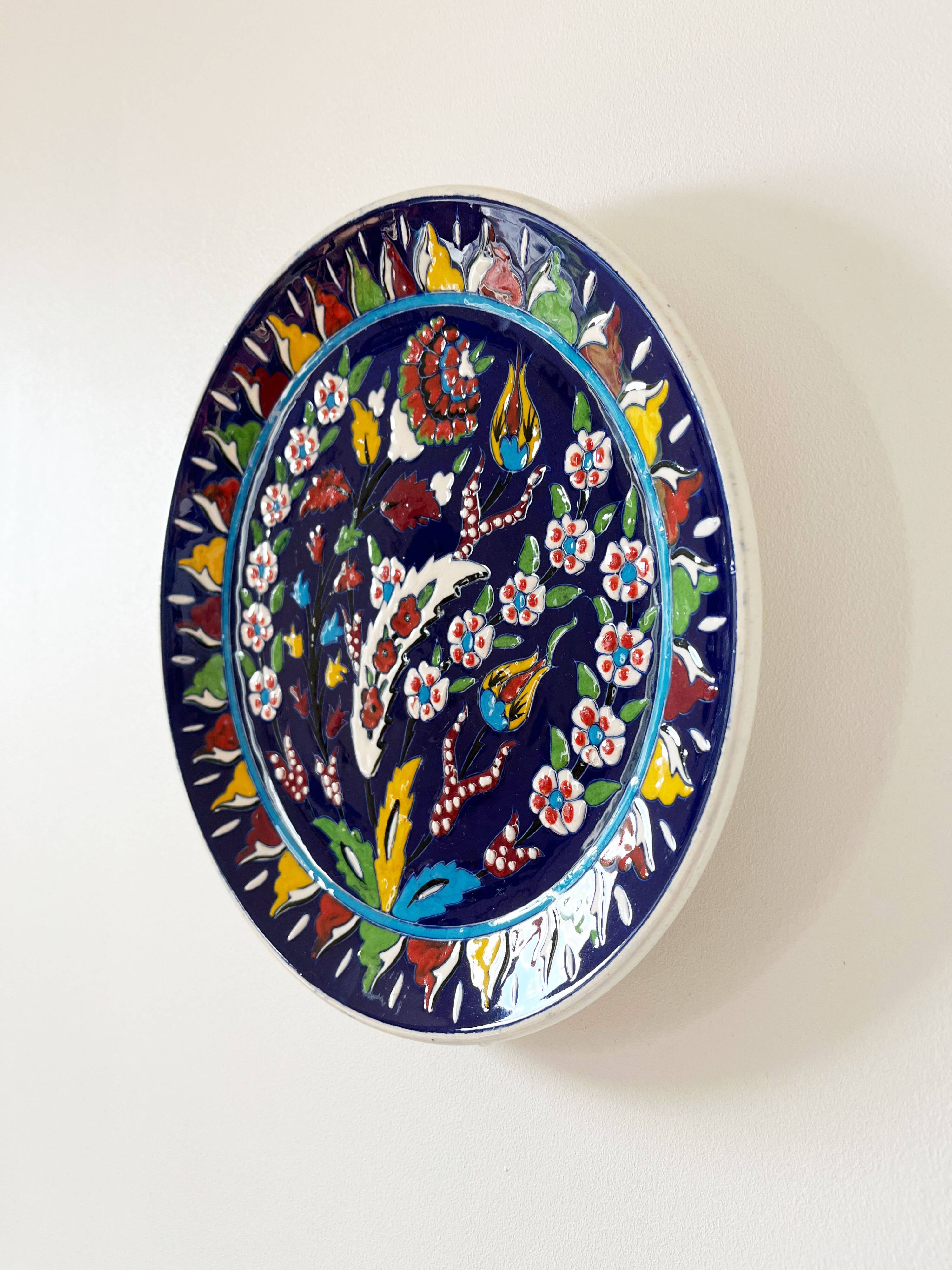 Kuthaya handcrafted ceramic plate