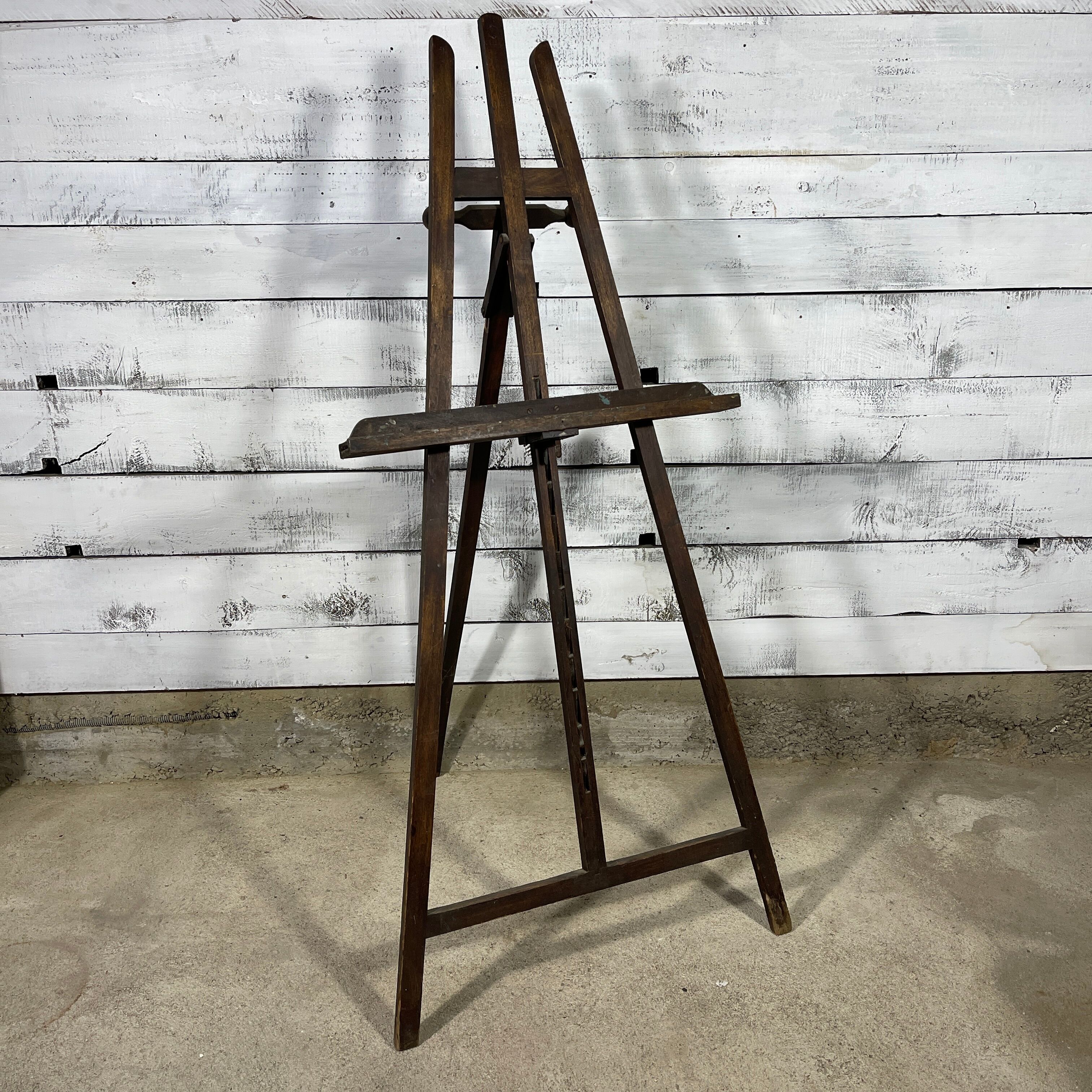 Wooden painter's easel