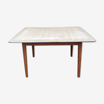 Table bois et formica