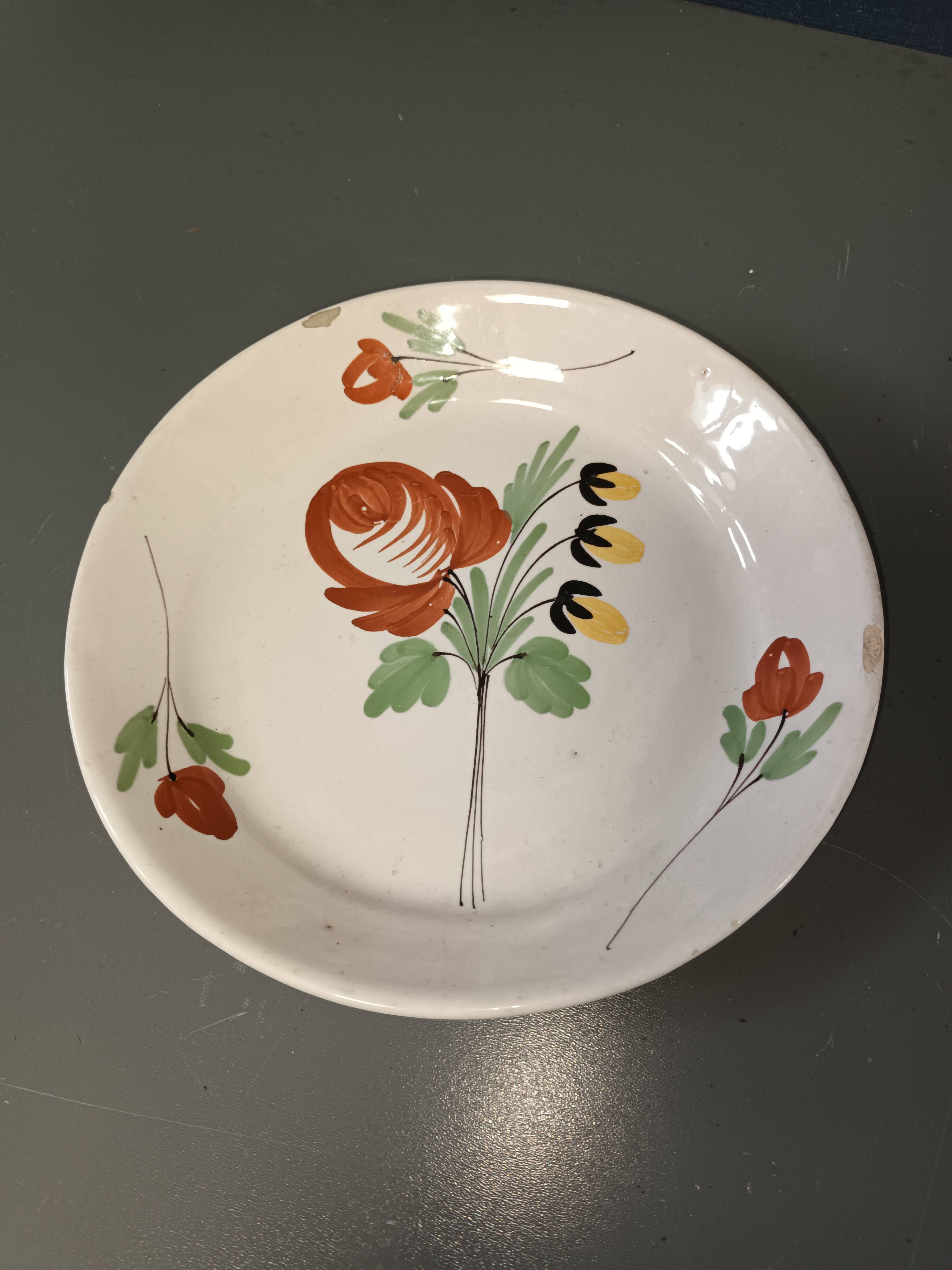 Hollow plate old earthenware