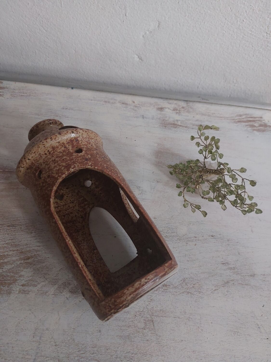 Stoneware tealight holder