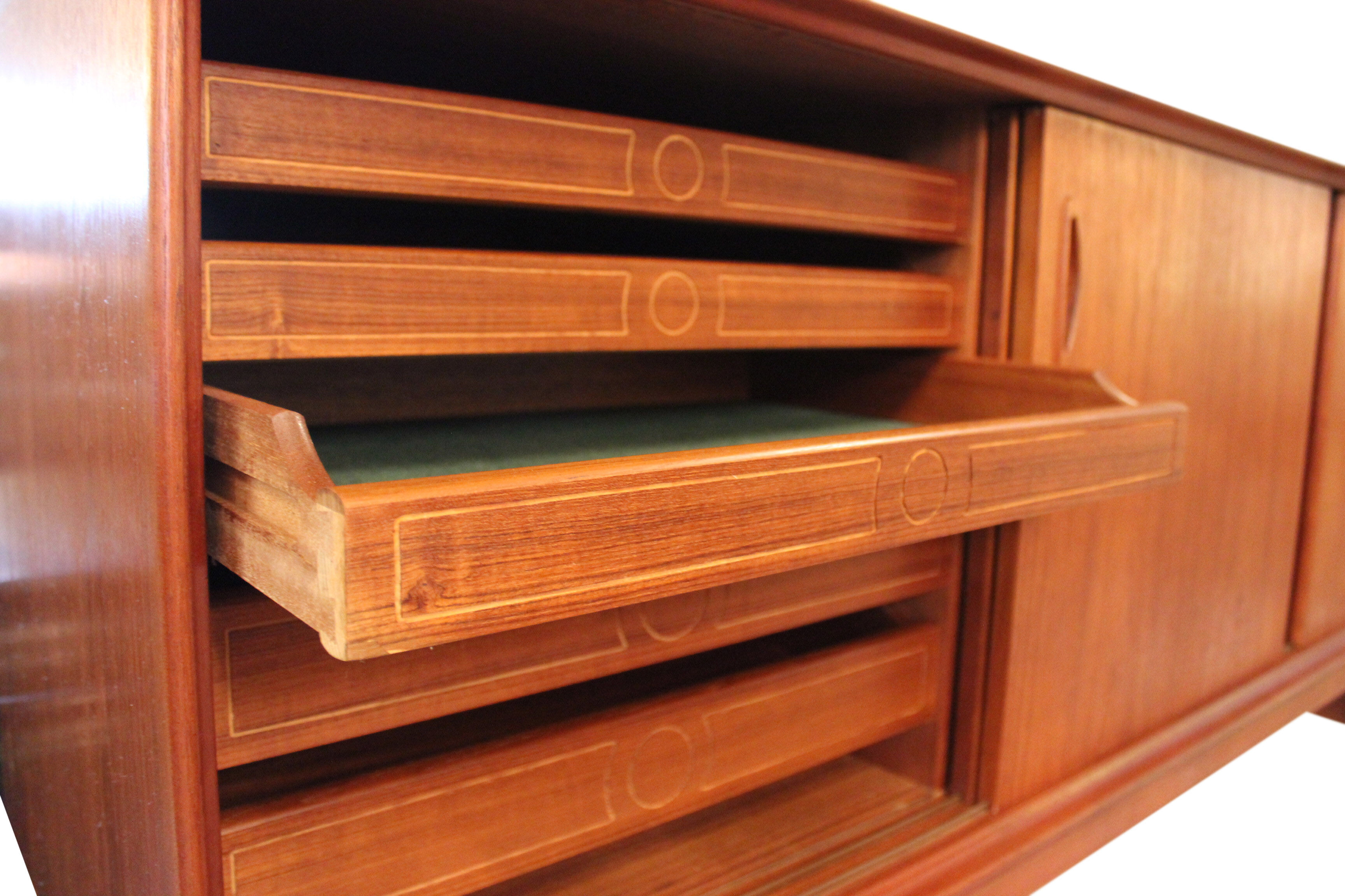 Enfilade en teck de design danois des années 1960