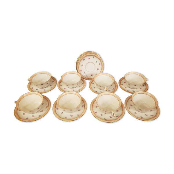 Ensemble de 8 tasses et 12 soucoupes en porcelaine de Limoges