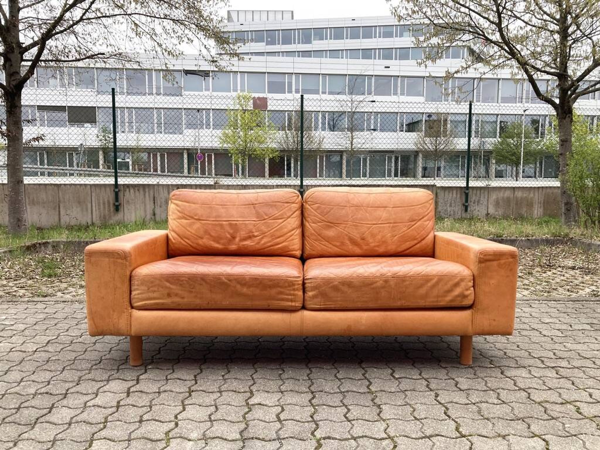 Canapé en cuir cognac vintage danois moderne du milieu du siècle