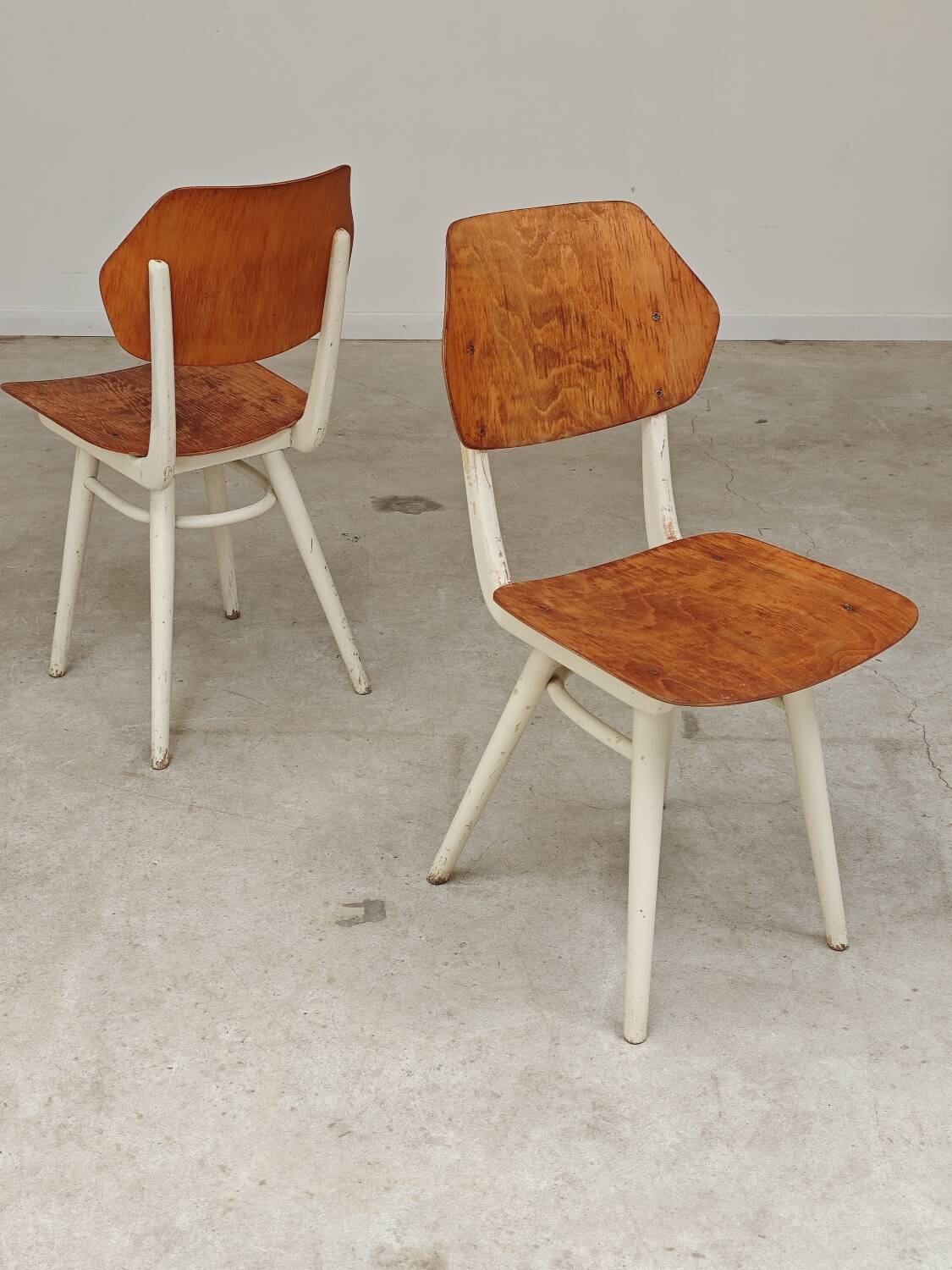 Pair of chairs ex Czechoslovakia TON Thonet White and waxed wood