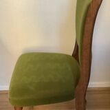 Chaise en velours vert vintage