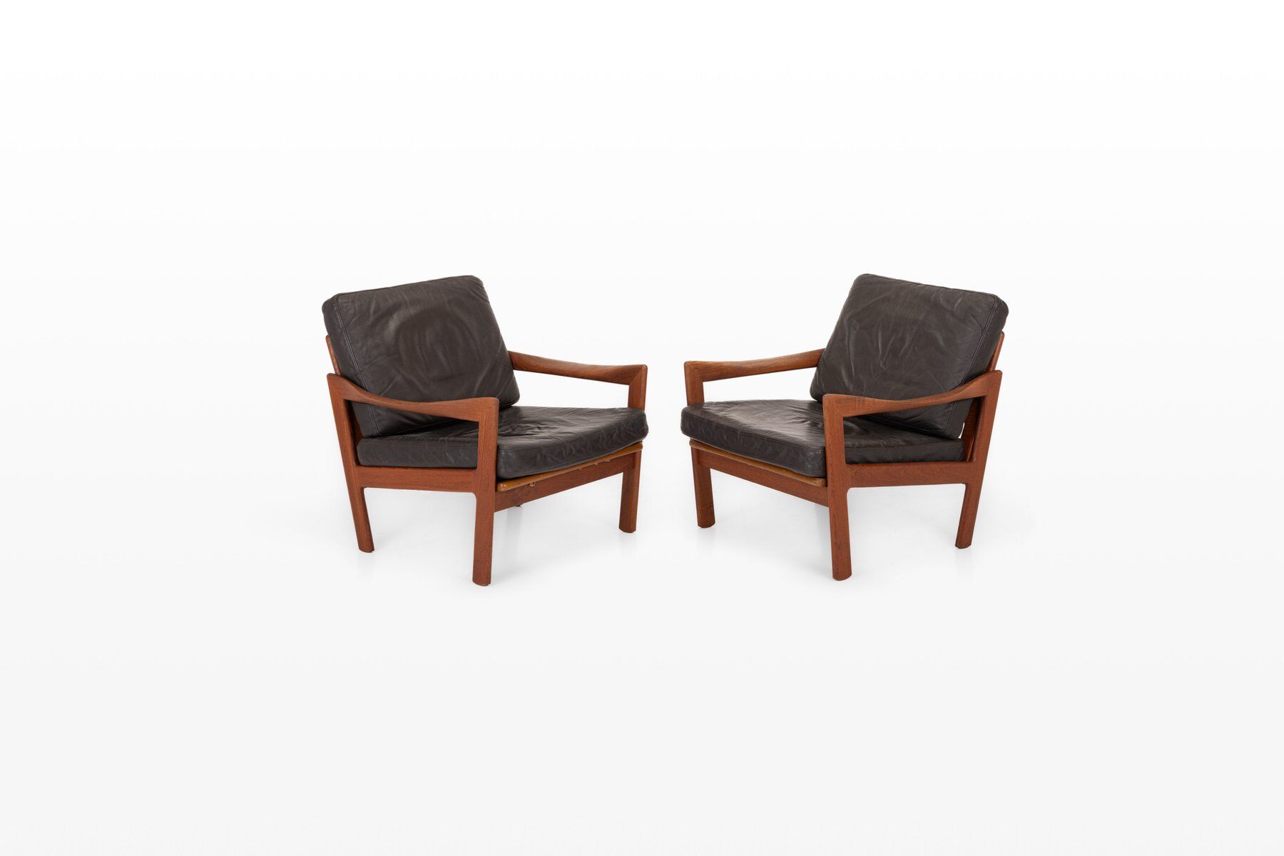 Vintage easy chairs by Illum Wikkelsø for Niels Eilersen, 1960s, set of 2