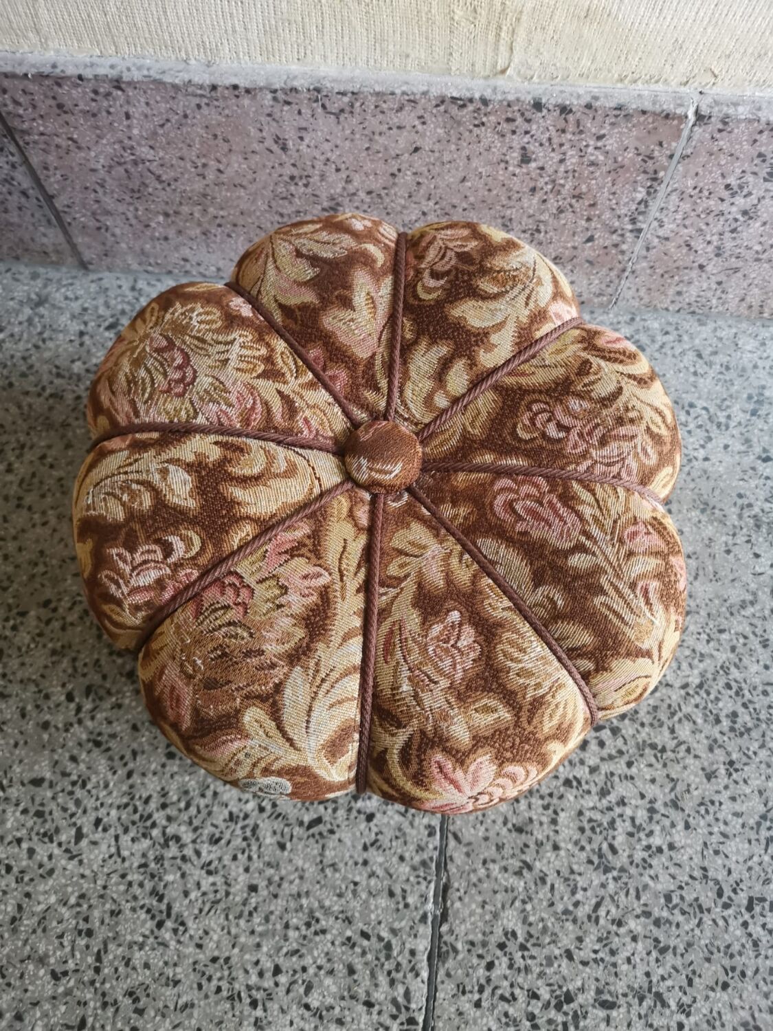 Pouf de Jindrich Halabala