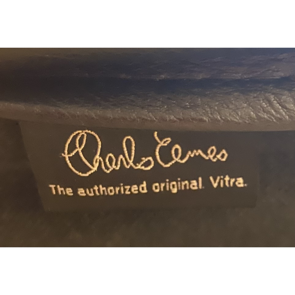 Fauteuil ea108 de Charles Eames édition Vitra