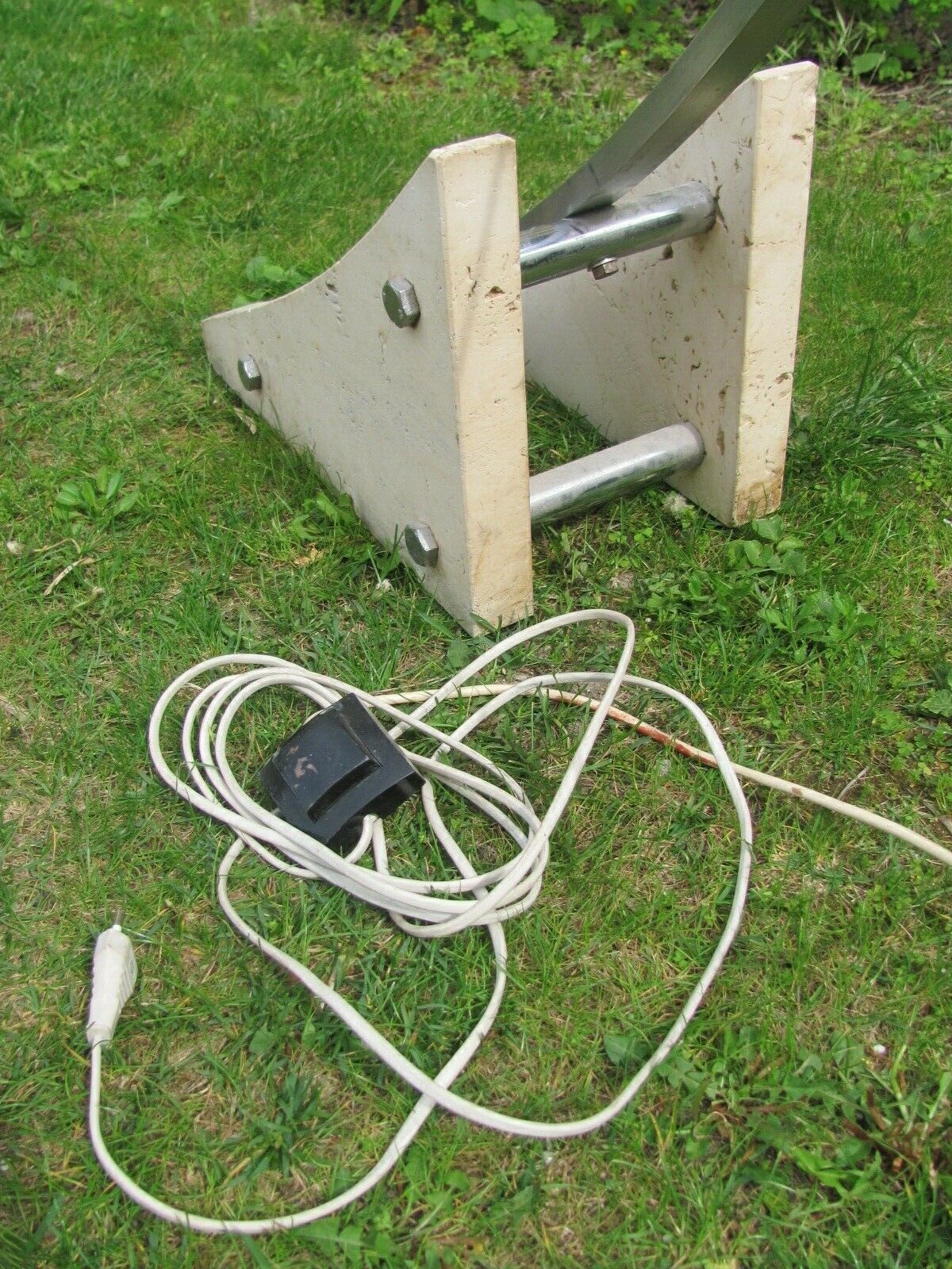 Arc lamppost - telescopic - travertine base -