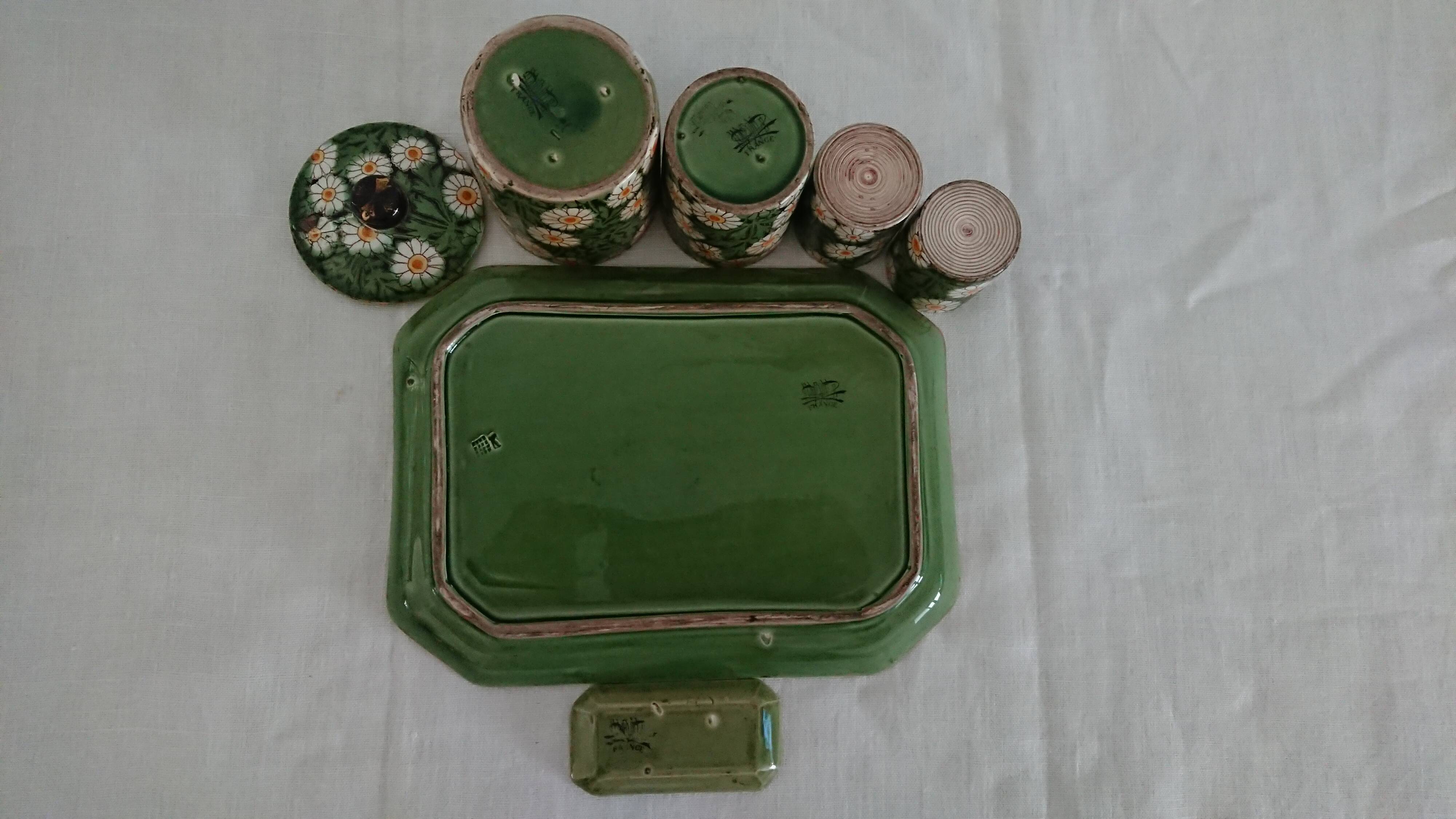 6-piece smoking service of enamelled earthenware