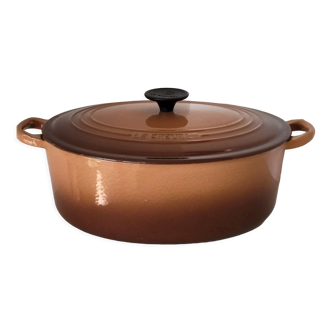 Tureen Le Creuset vintage oval casserole in brown enamelled cast iron size 30