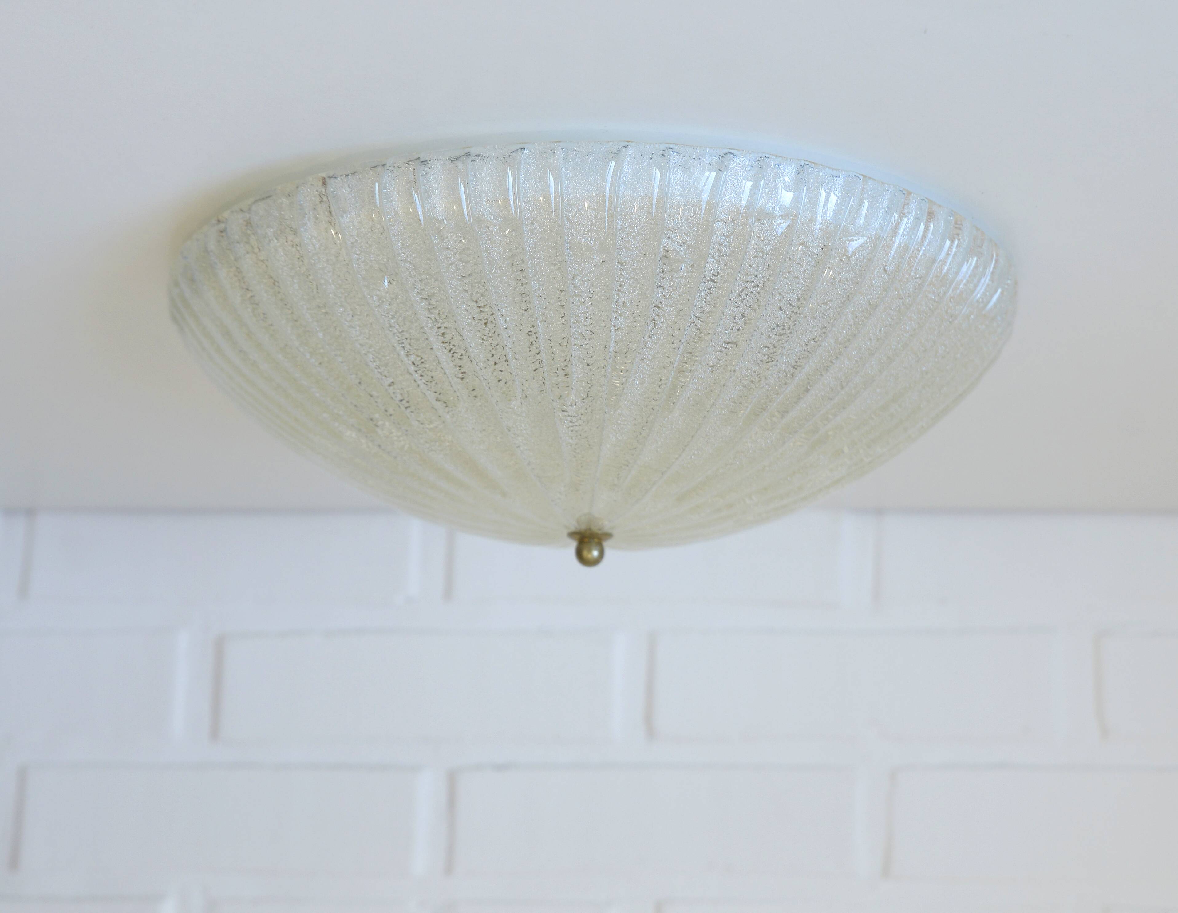 Applique murale vintage en verre soufflé à la main : plafonnier encastré style années 50