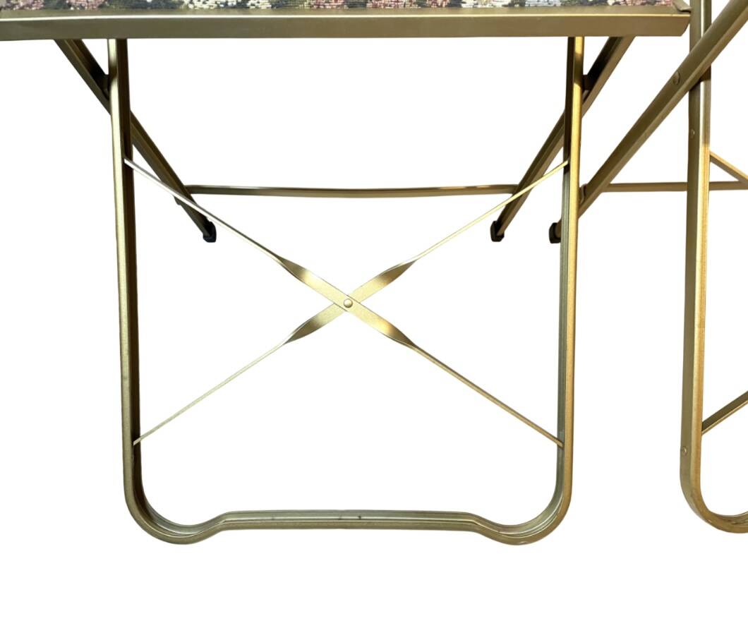 Folding chairs with floral pattern