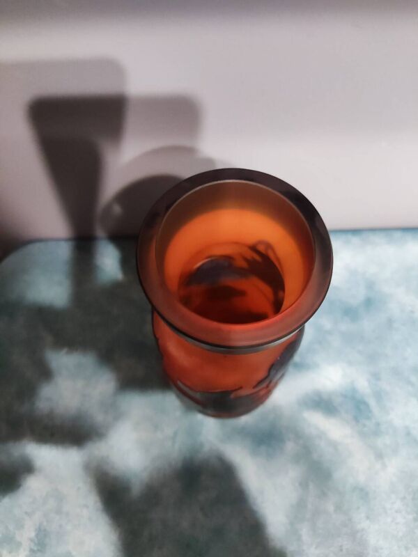 Vase en pâte de verre dégagé à l'acide