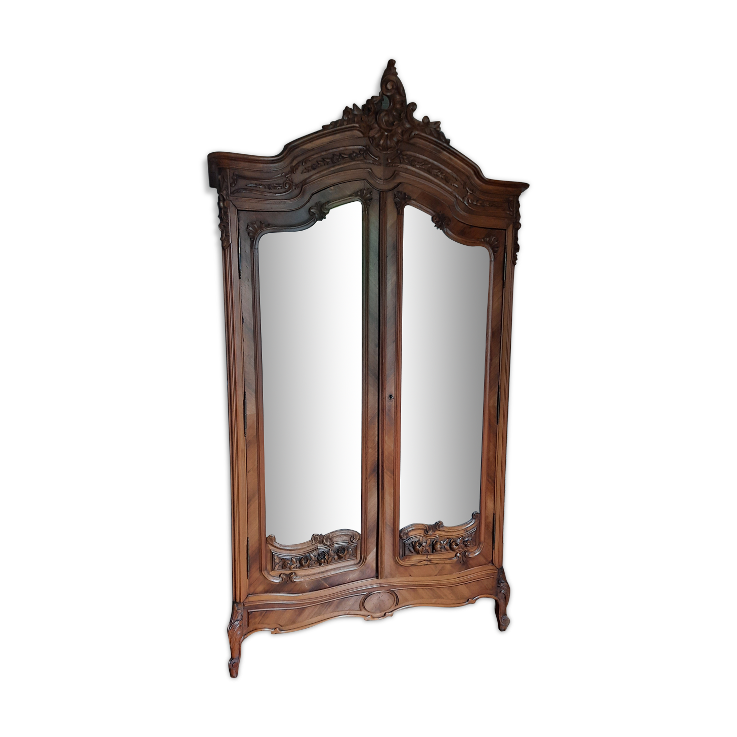 Armoire style louis XV rocaille