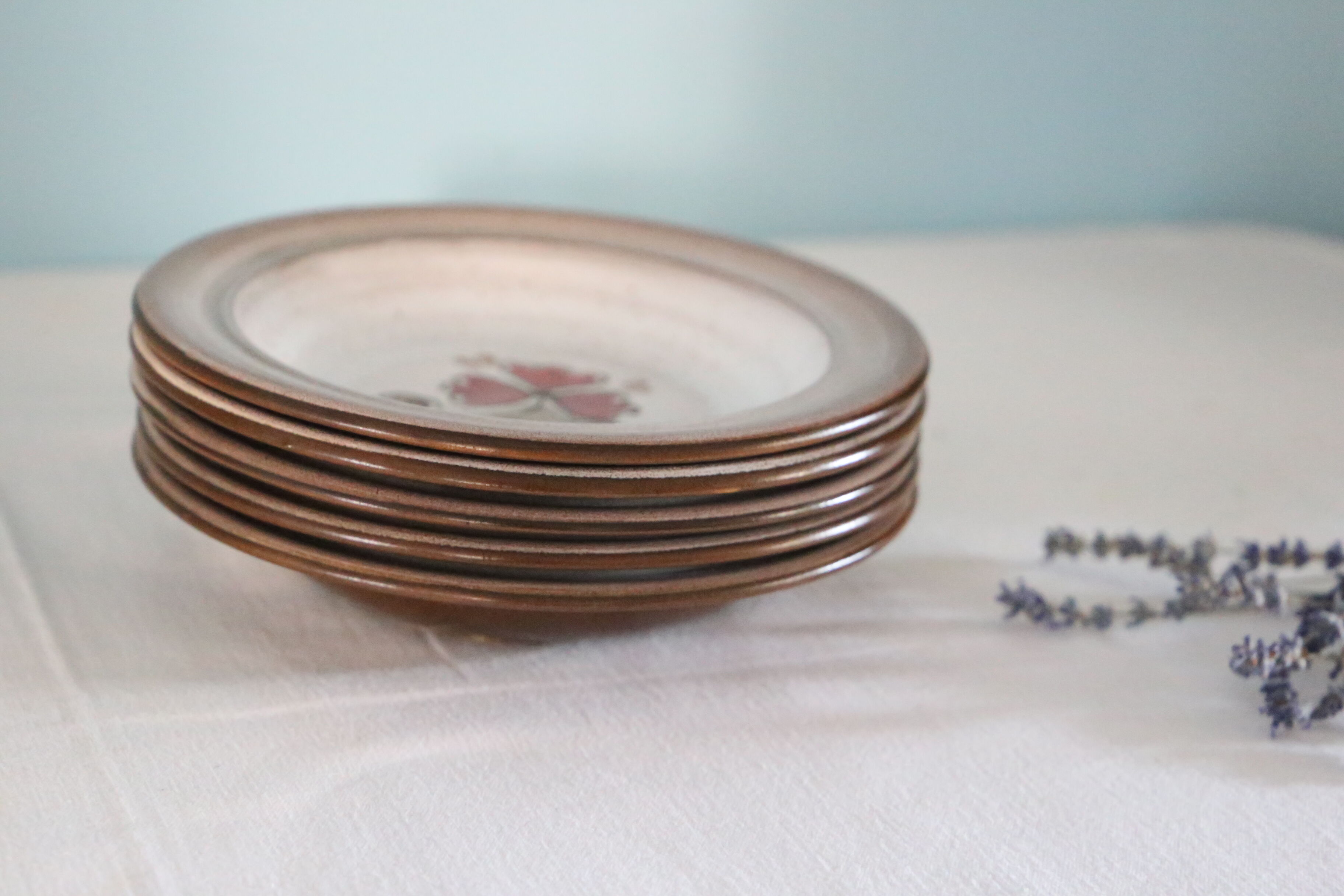 Set of 5 Niderviller hollow plates, made of sandstone