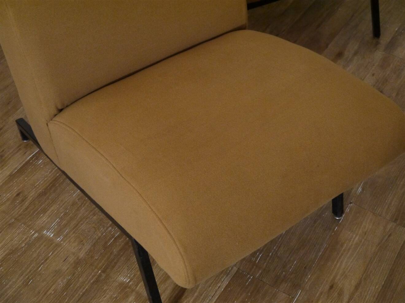 Paire de fauteuils Pierre guariche 1960