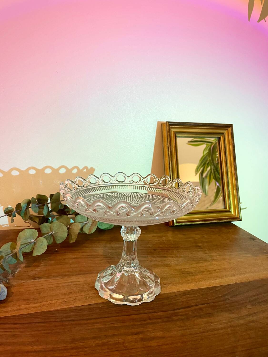 Molded glass pedestal bowl