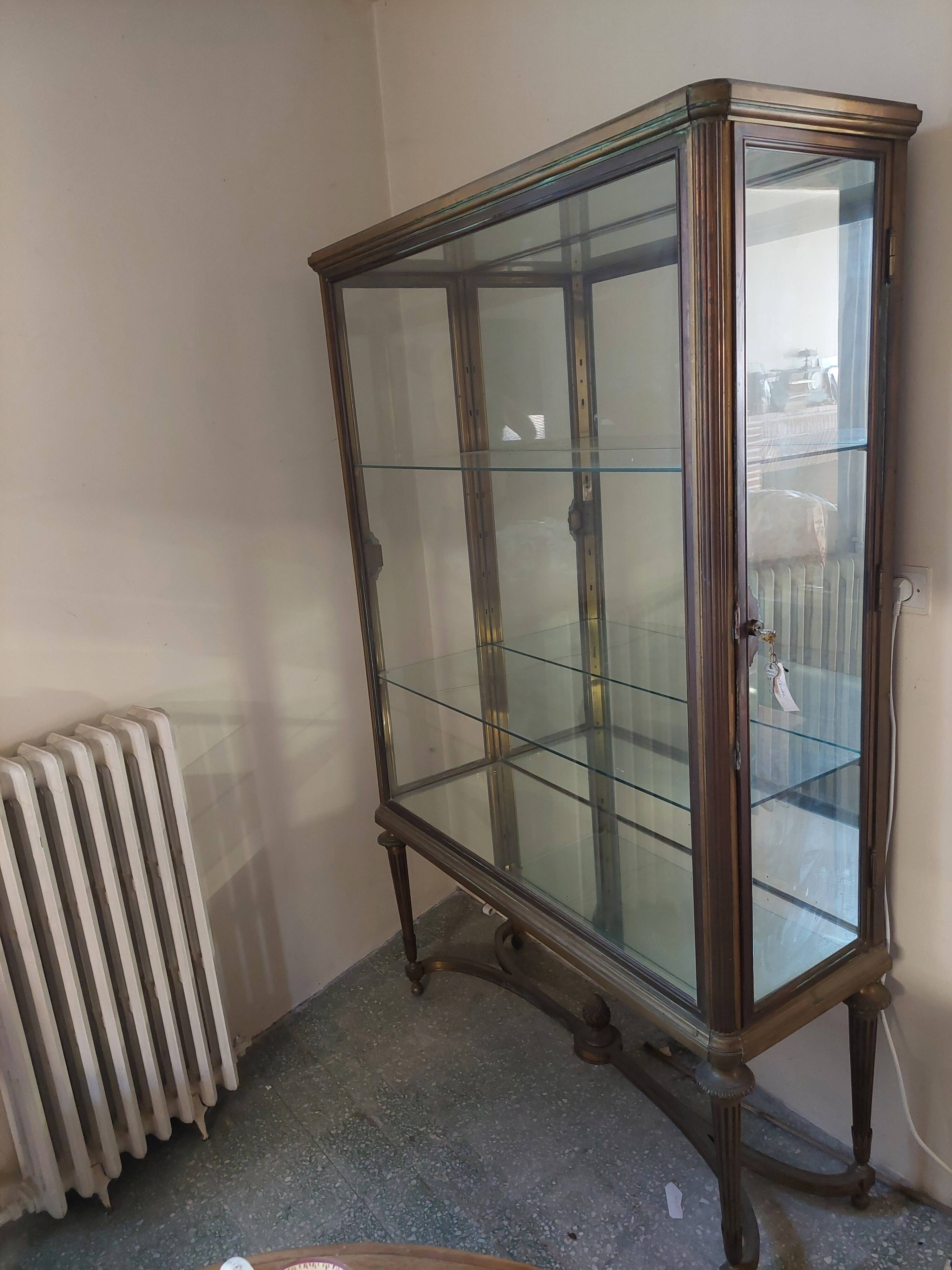 Large display cabinet in brass and glass - Louis XVI style - Early 20th century