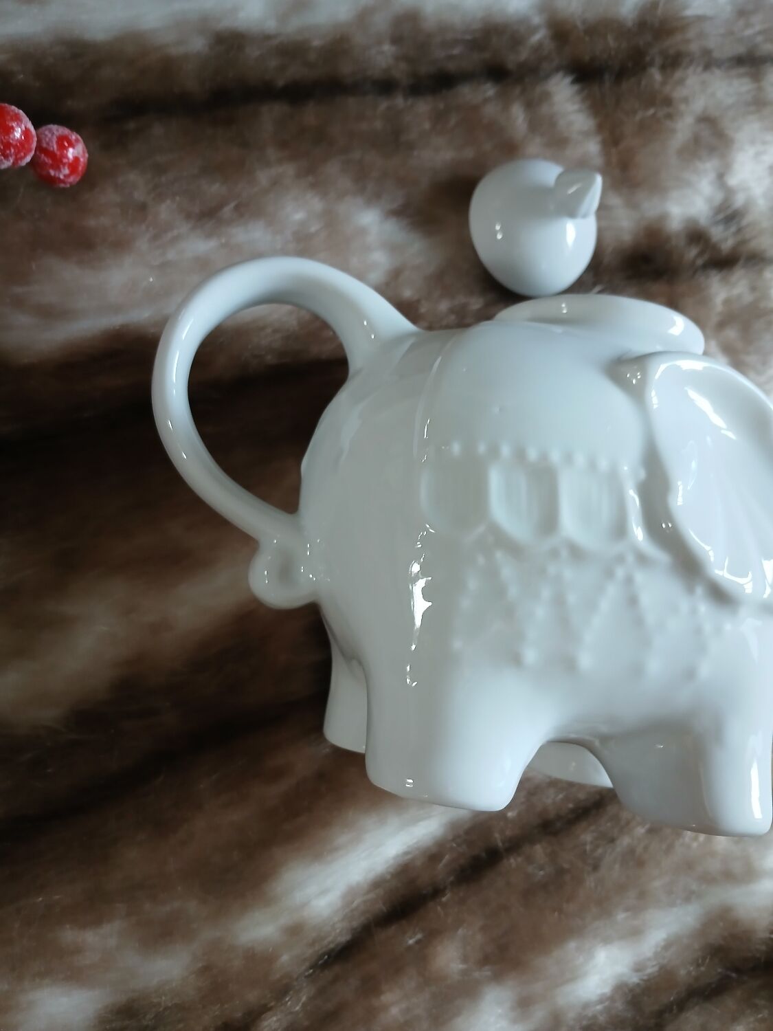 Elephant porcelain teapot
