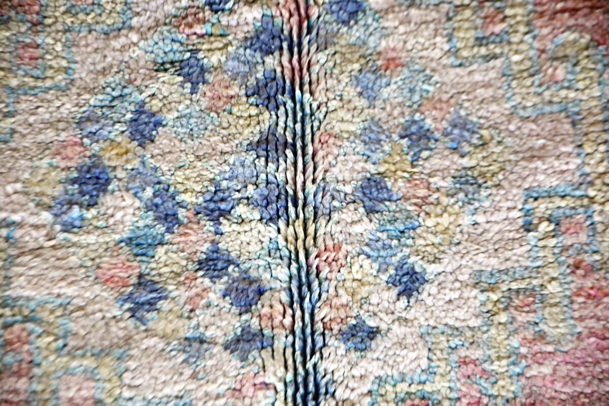 Vintage Moroccan Berber rug Boujaad 305 x 140 cm