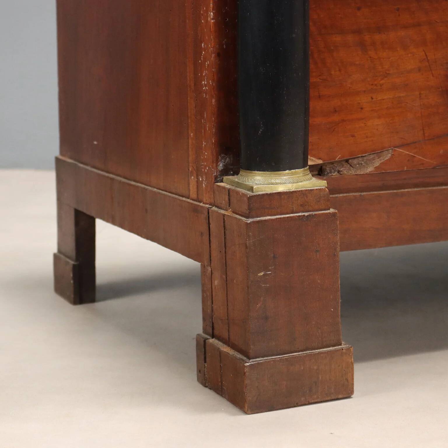 Ancient Empire commode in walnut and bronze, Italy, 19th century.