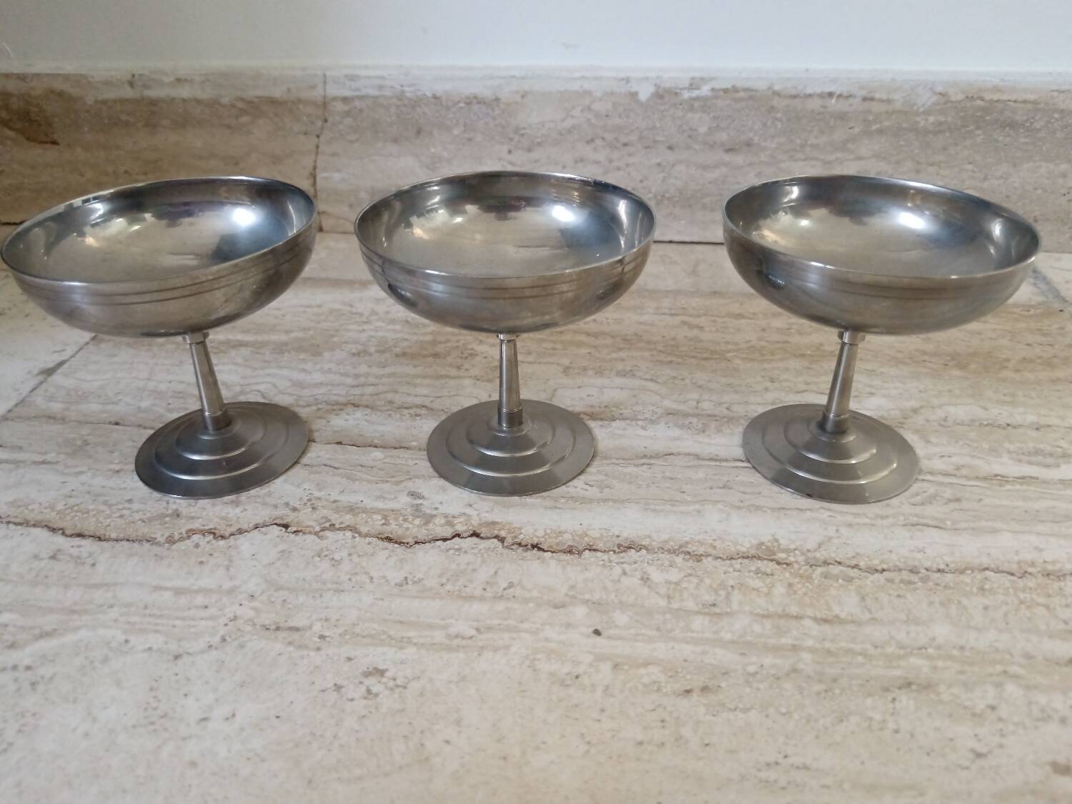 Set of 3 stainless steel cups