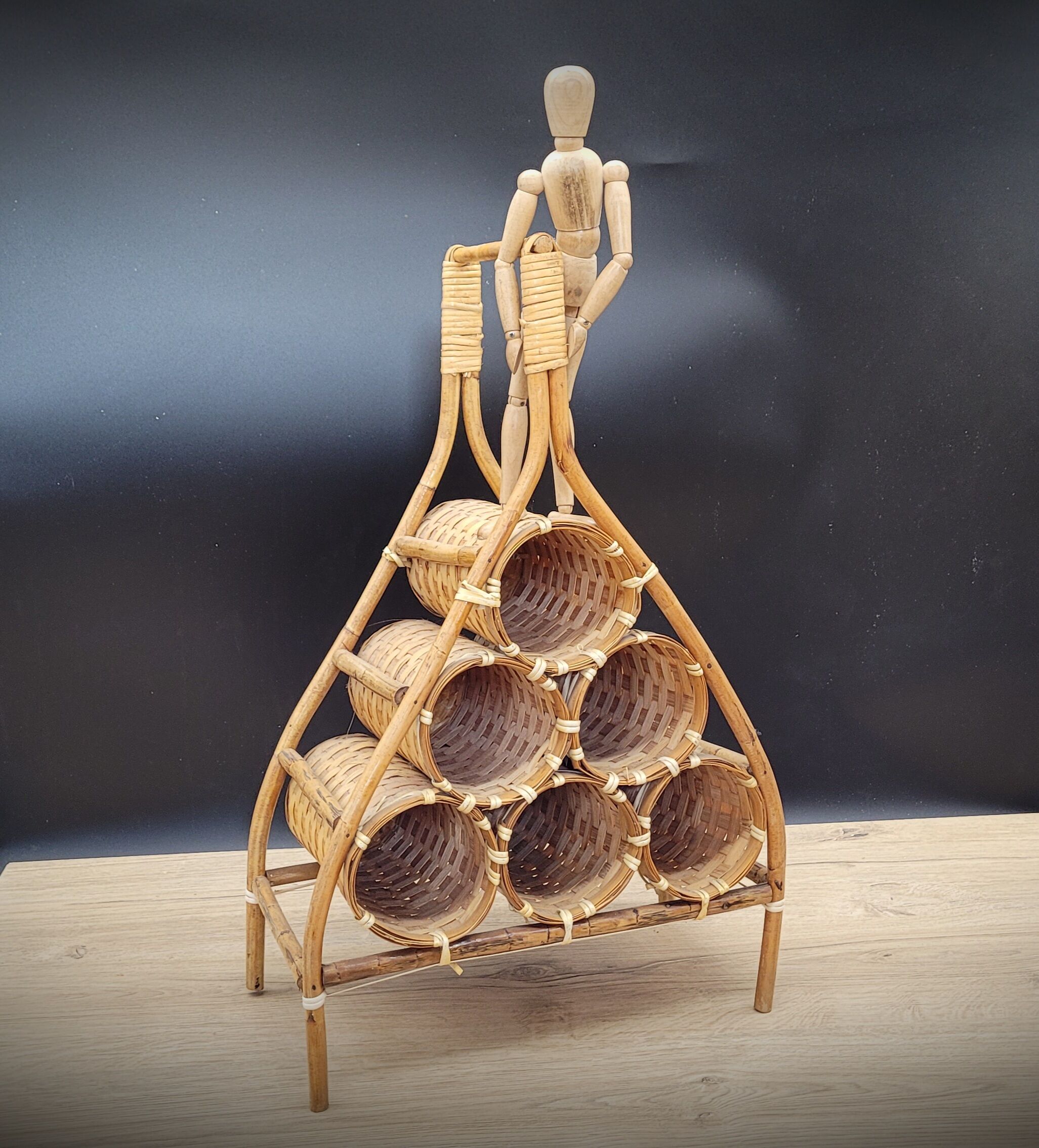 Rattan bottle holder