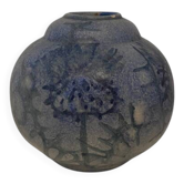 Vase en céramique émaillée bleu à décor de chardon