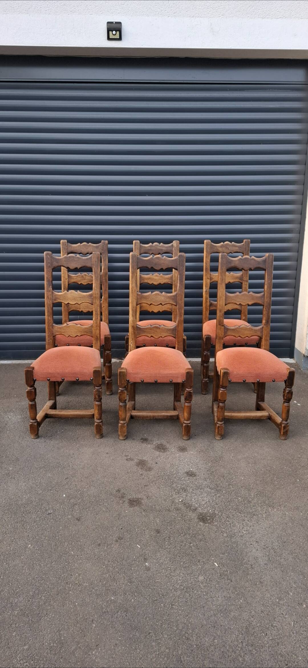 Lot de chaises espagnol