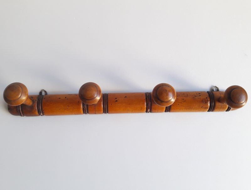 Wooden wall coat rack 4 hooks