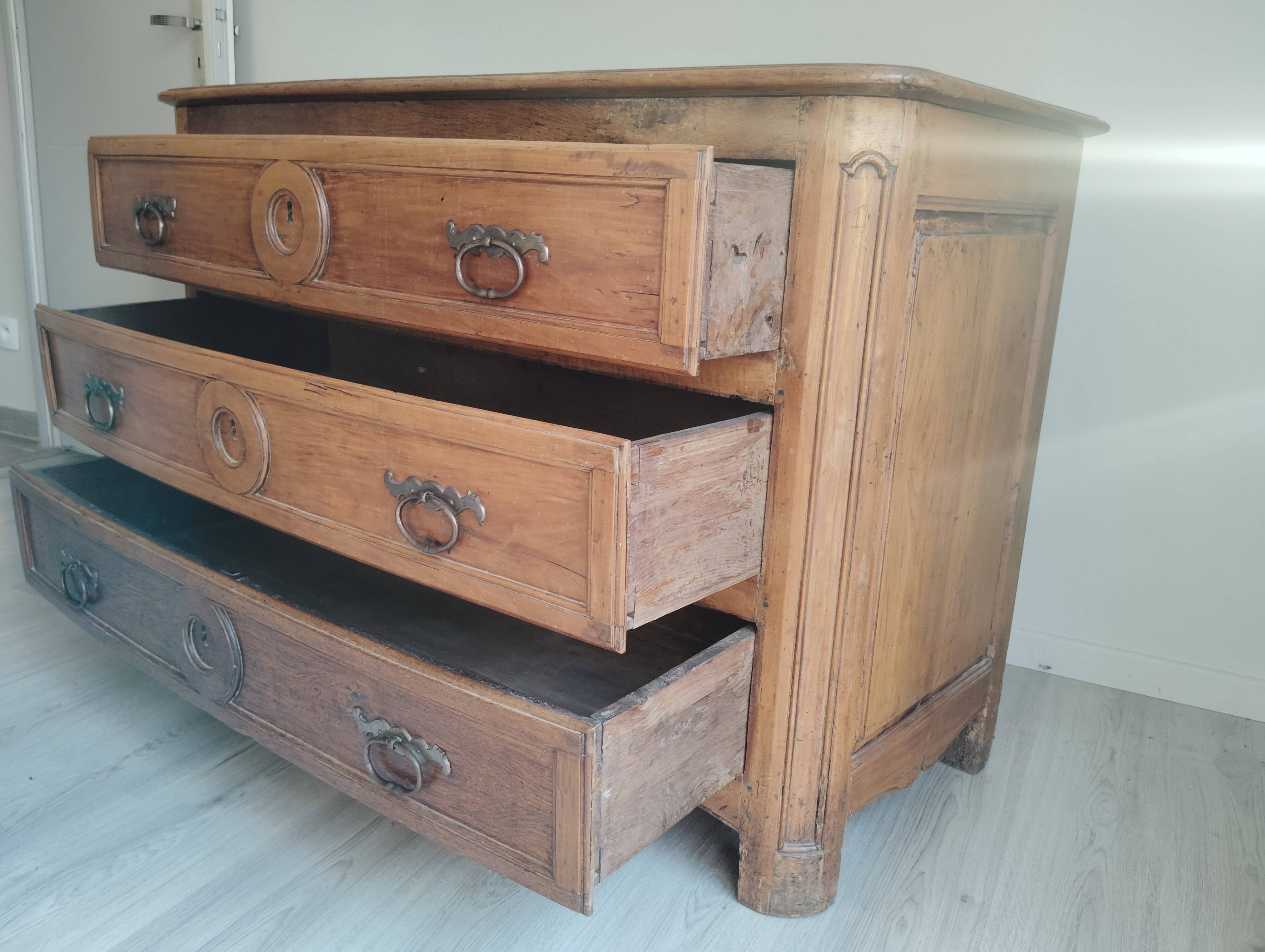 Commode XVIII façade half-moon