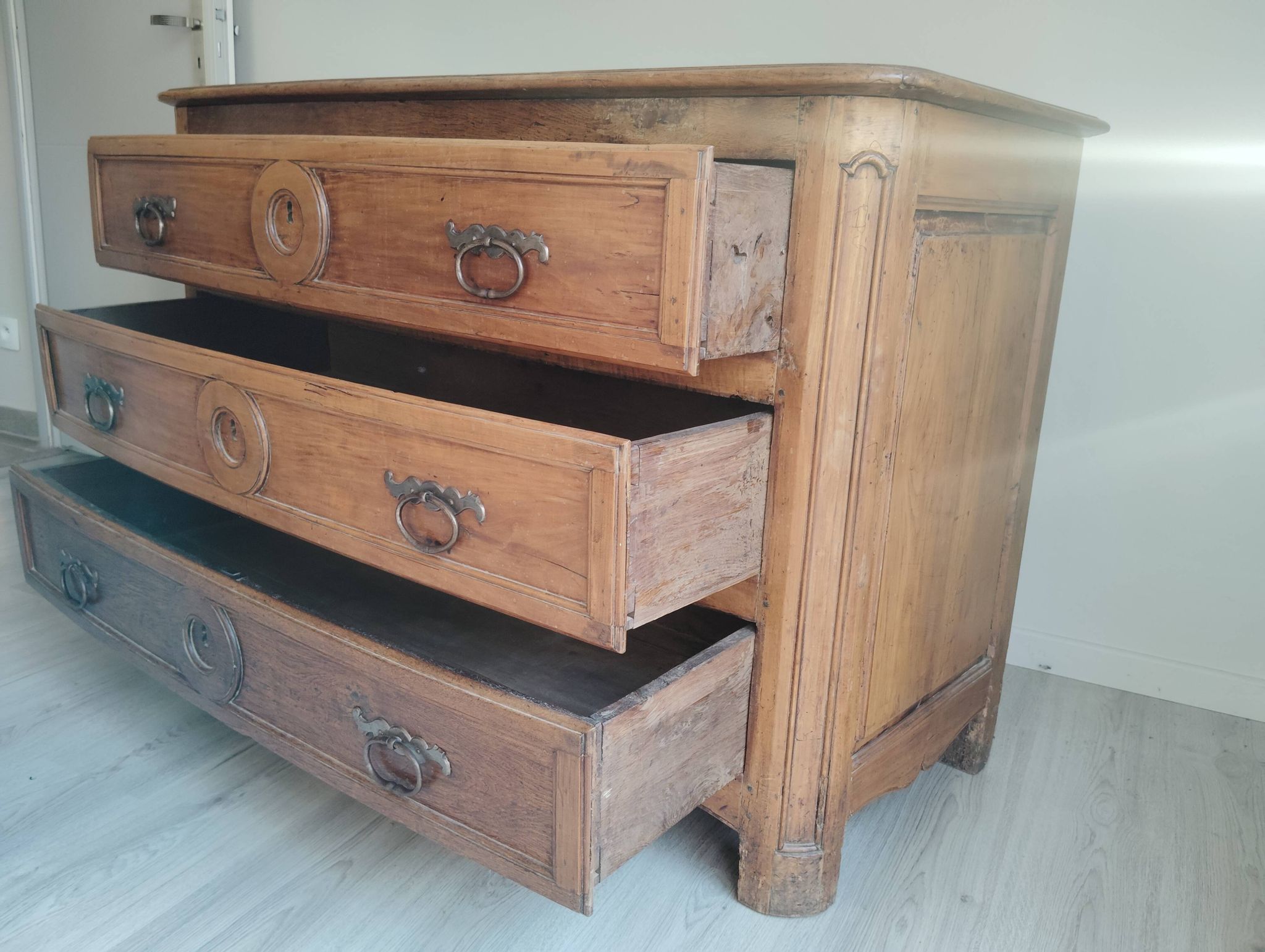 Commode XVIII façade half-moon