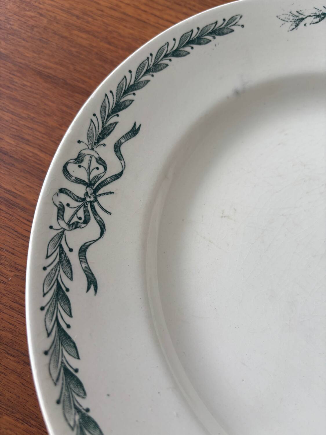 Set of 4 ironstone plates Longchamp model Belleville – Vais