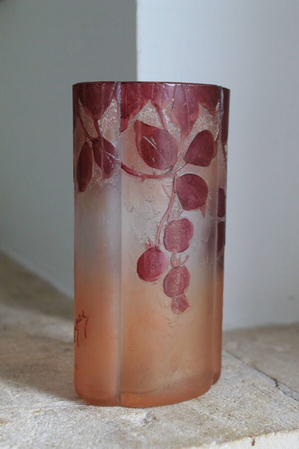 Legras vase quadrilobé série ''rubis'' en verre (1900 - 1910)
