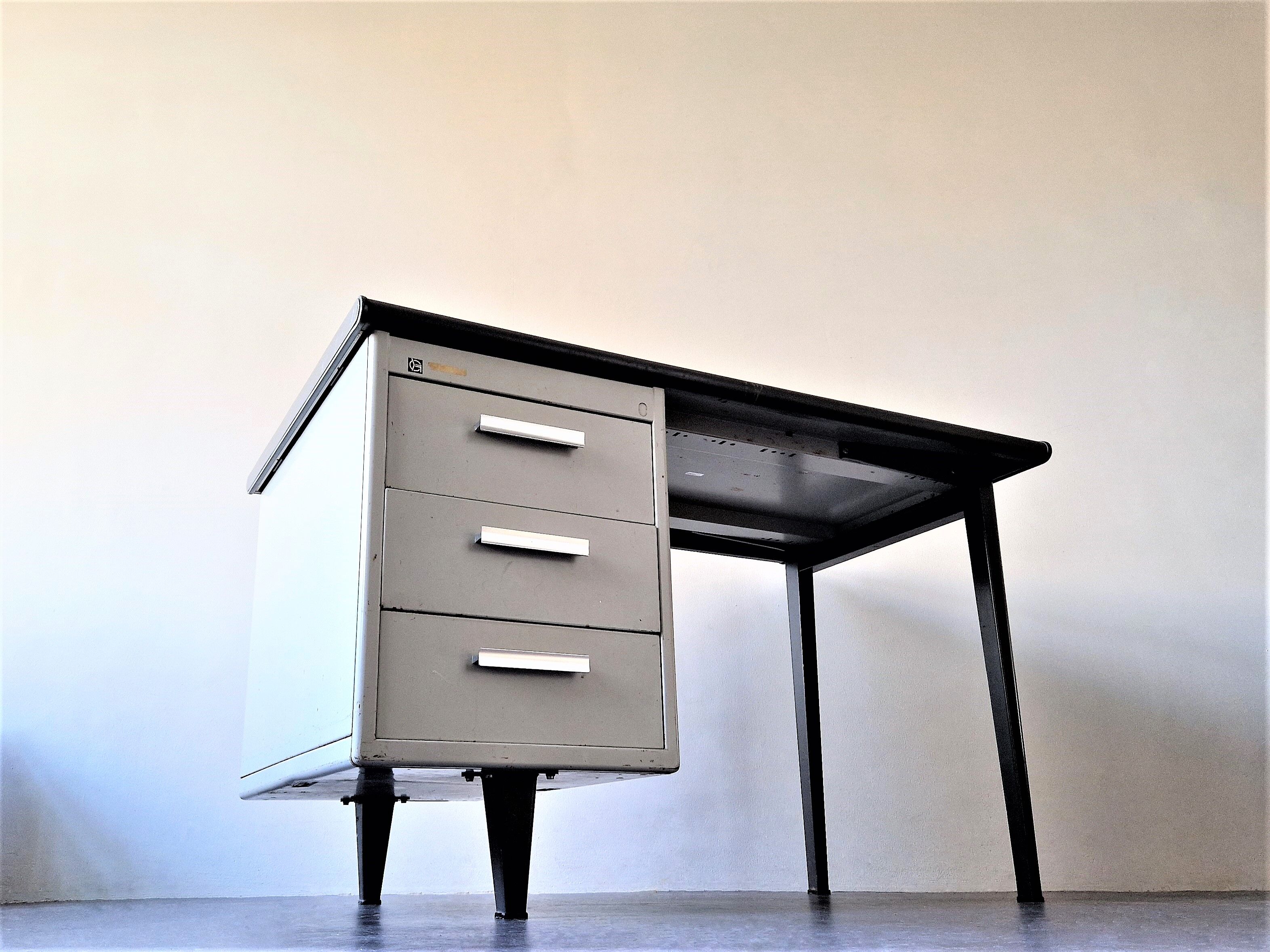 Industrial 7800 series desk by André Cordemeyer for Gispen, 1960's