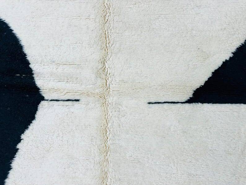 Handmade Beni Ourain Rug: Black & White Moroccan Wool Carpet 150/250cm