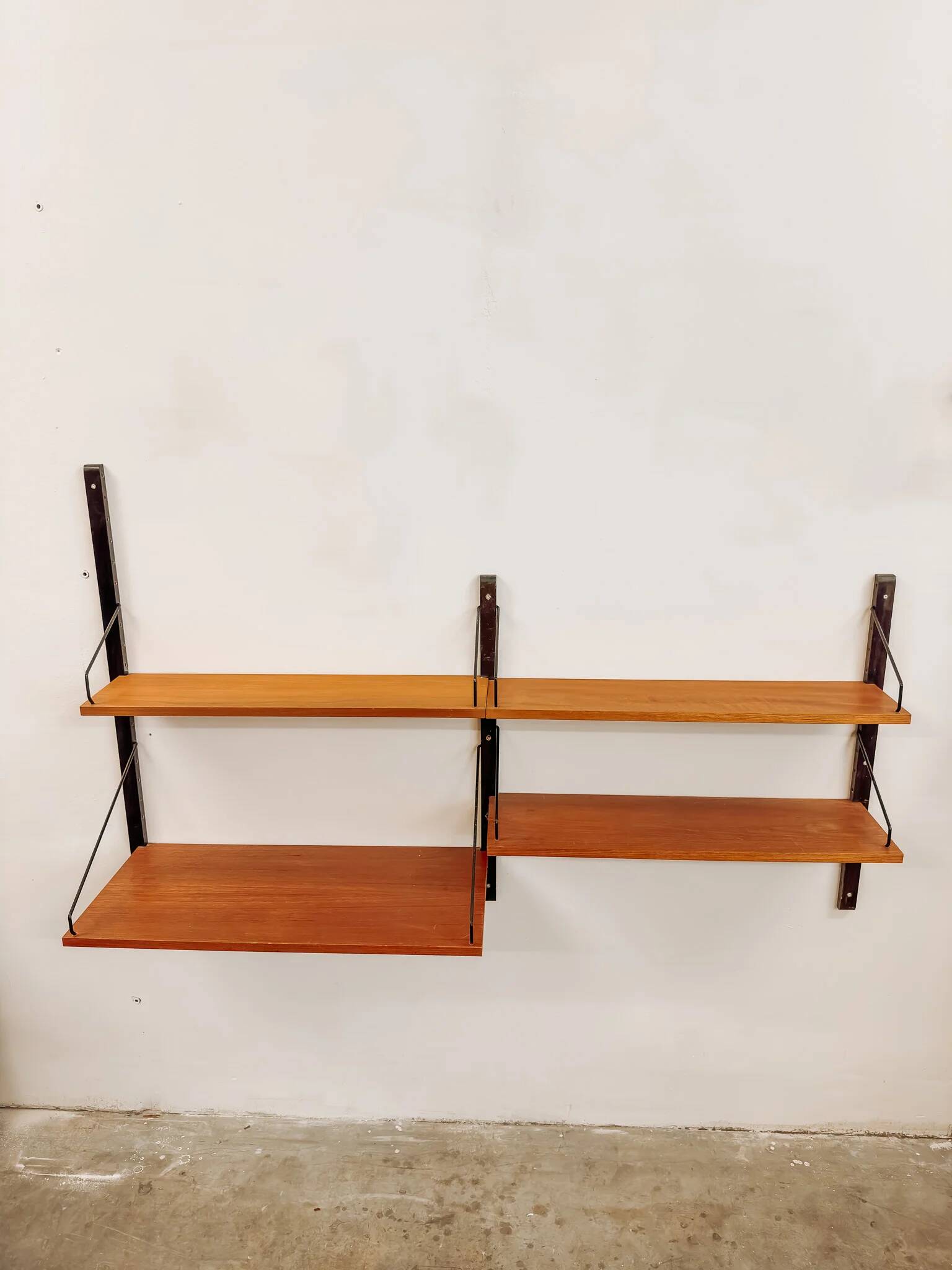 Meuble mural modulaire Royal System avec bureau de Poul Cadovius