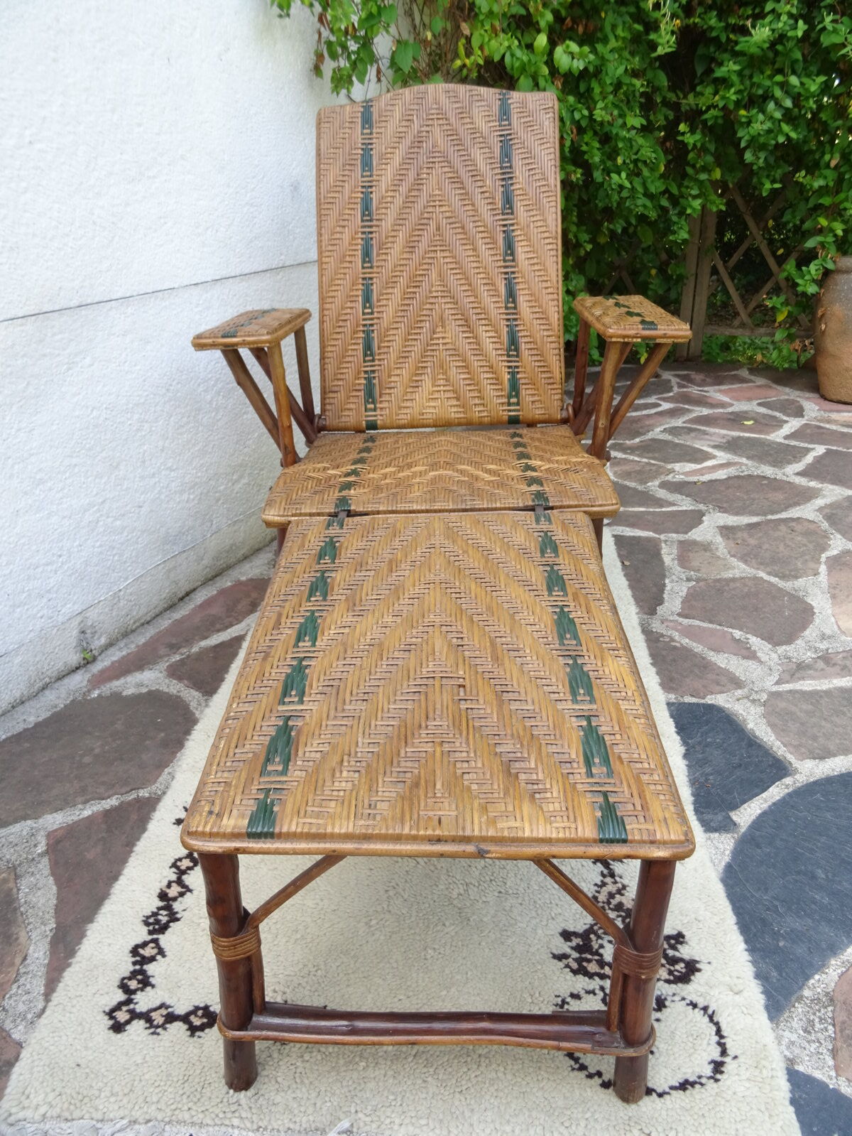 Rattan folding lounge chair