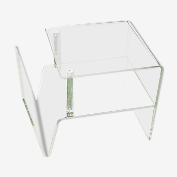 Table basse porte revues en plexiglas