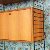 Shelf with string box