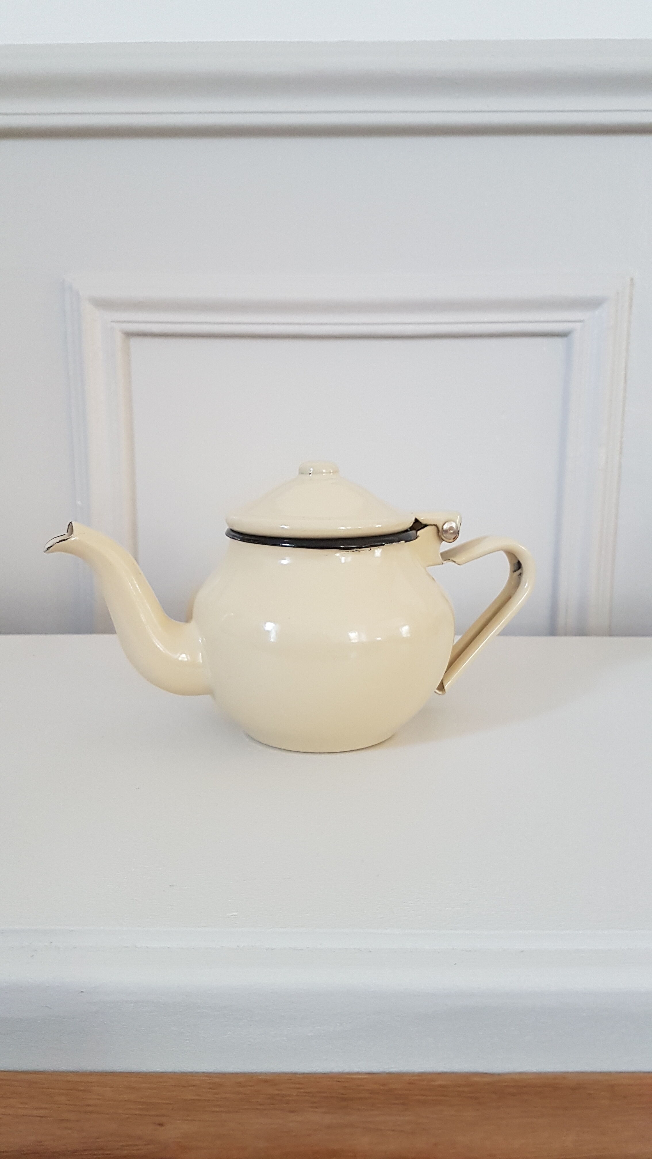 Enamelled teapot