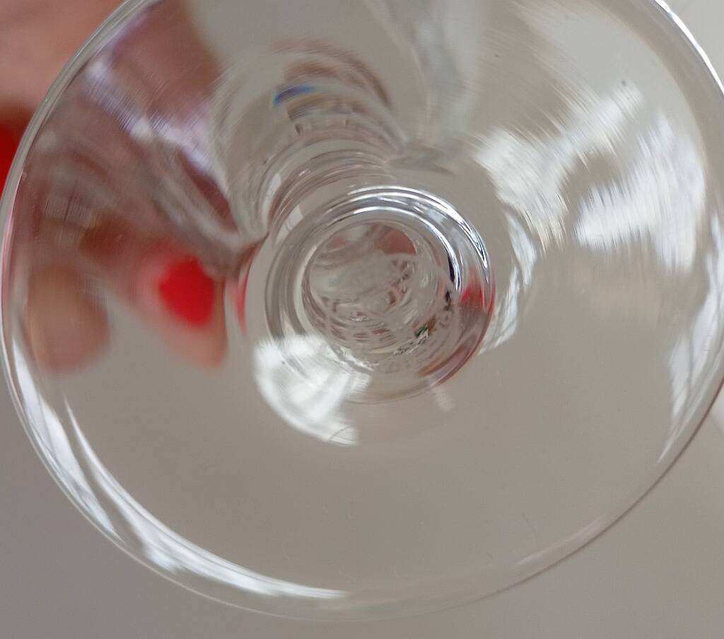 Set of 10 Baccarat Piccadilly Cut Crystal White Wine / Port Glasses