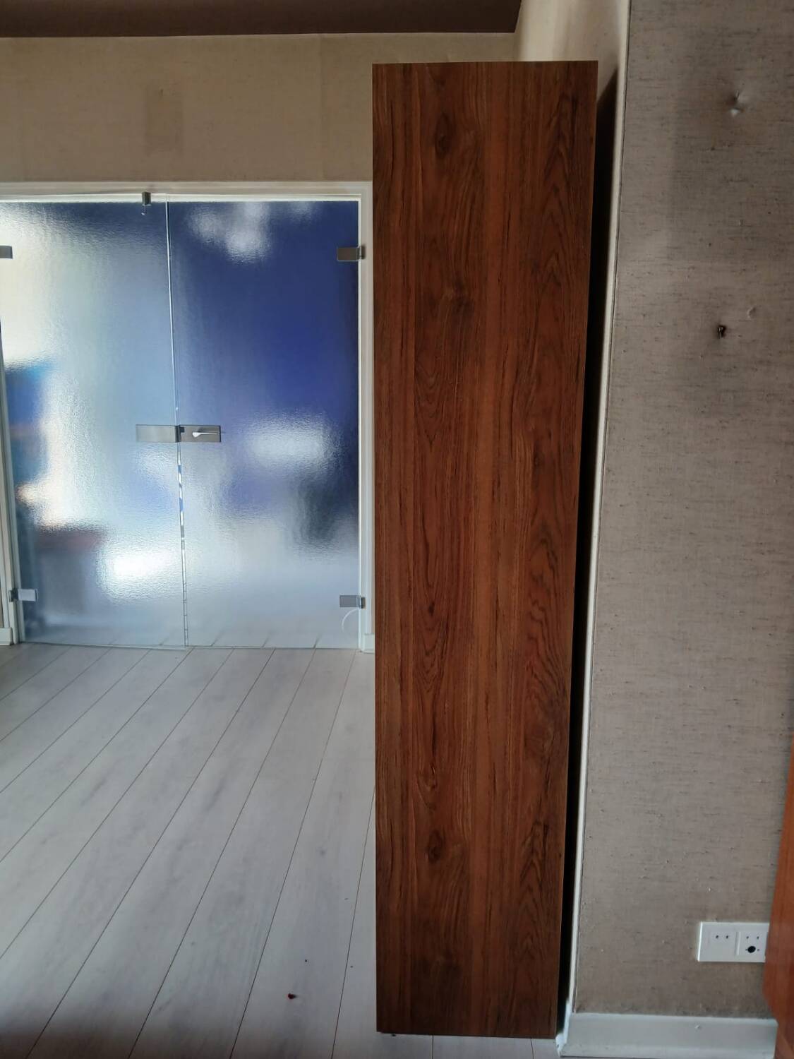 Large Gauthier library – warm wood – elegant lines – 21