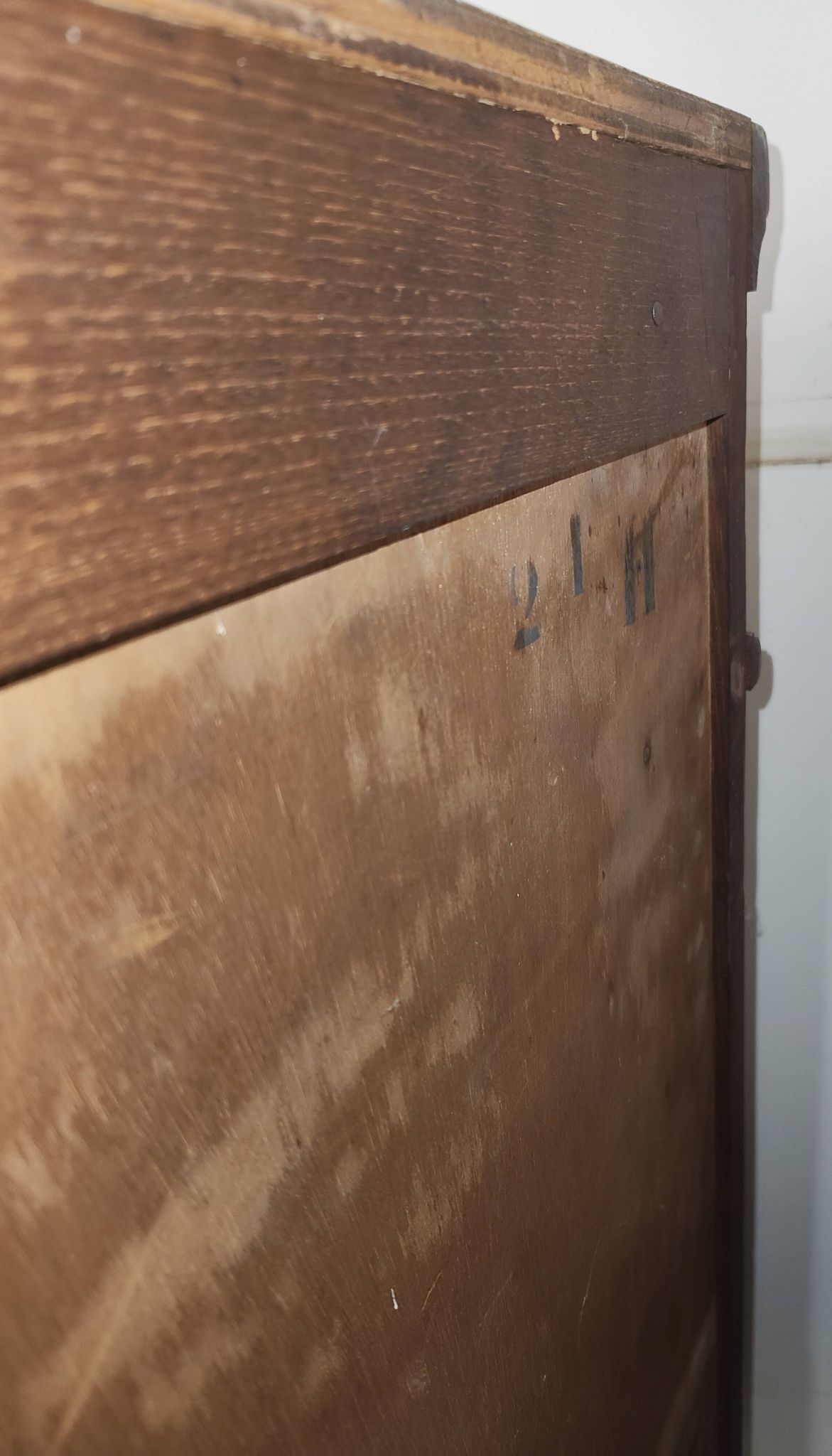 Buffet ancien en chêne massif – Estampillé "RF" (Origine Administration)