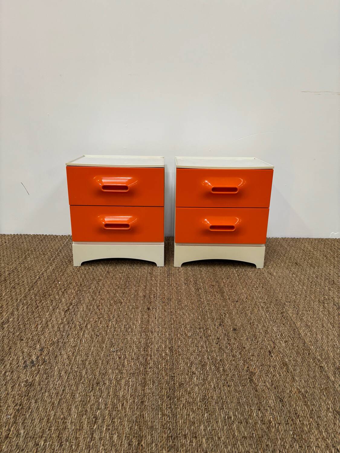 Paire de chevets Prisunic orange 1970