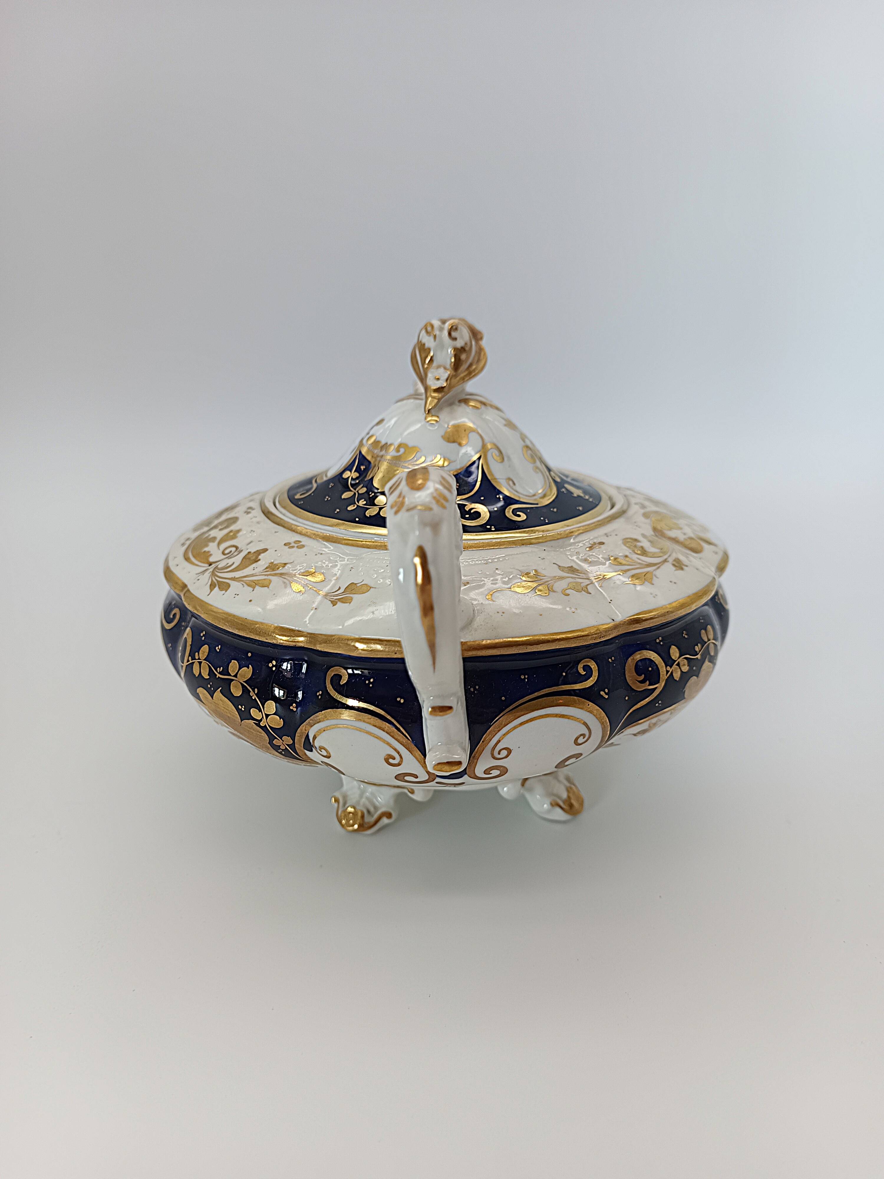 Antique porcelain sweet jar in gilded and cobalt blue, Napoleon III style.